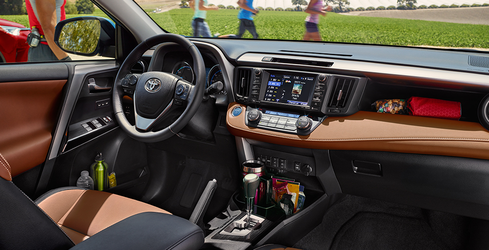 Intérieur du Toyota RAV4 — sellerie cuir bicolore